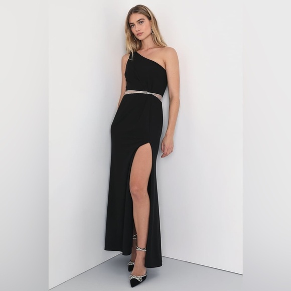 Lulu's Black One-Shoulder Dress with Cream Accent - Picture 1 of 9